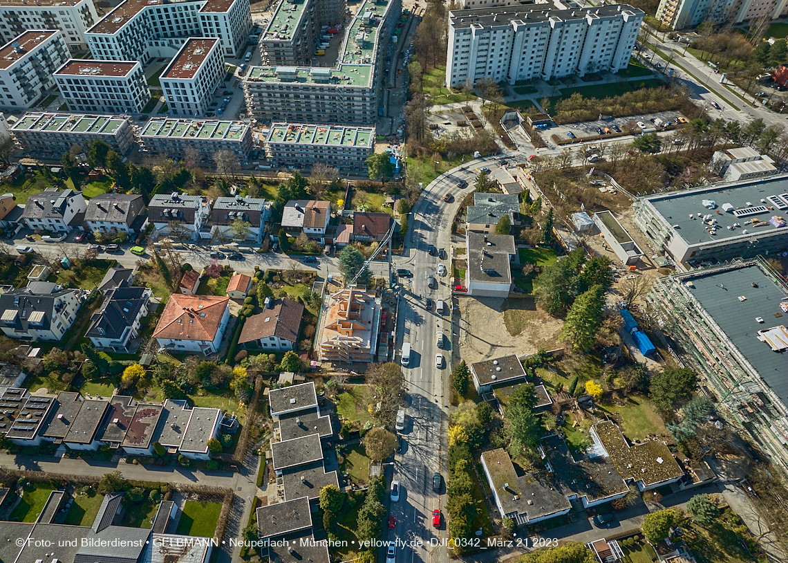 21.03.2023 - Luftbilder von der Baustelle Niederalmstraße 16 in Neuperlach